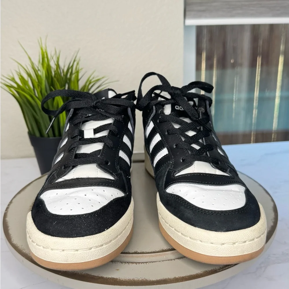 adidas Forum Low Black White Leather Vintage‎ Style Basketball Sneakers M8/W7